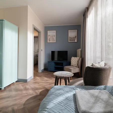 Апартаменты Two Bedroom 3city With Balcony In By Renters Гданьск