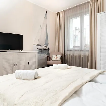 Two Bedroom 3city With Balcony In By Renters Danzig