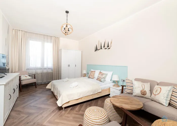 Two Bedroom 3city With Balcony In By Renters