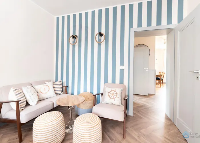 Two Bedroom 3city With Balcony In By Renters 公寓