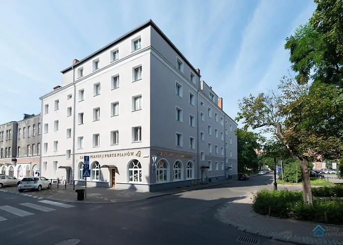 公寓 Two Bedroom 3city With Balcony In By Renters *