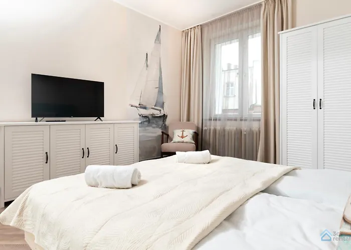 Two Bedroom 3city With Balcony In By Renters 格但斯克