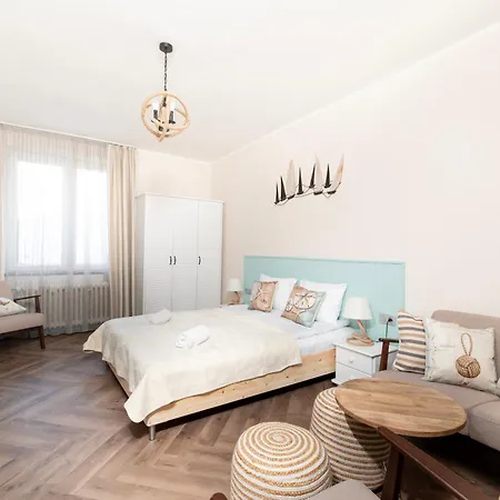 Two Bedroom 3city With Balcony In By Renters